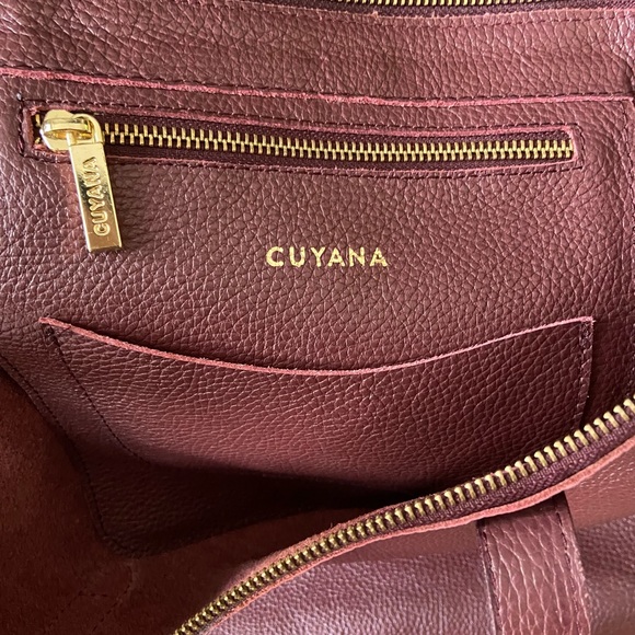 🌸SOLD🌸 Cuyana Zipper Tote in Burgundy - EUC! - Picture 8 of 11